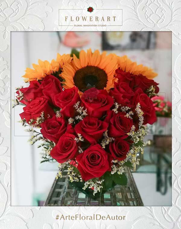 arreglo en rosas y girasoles